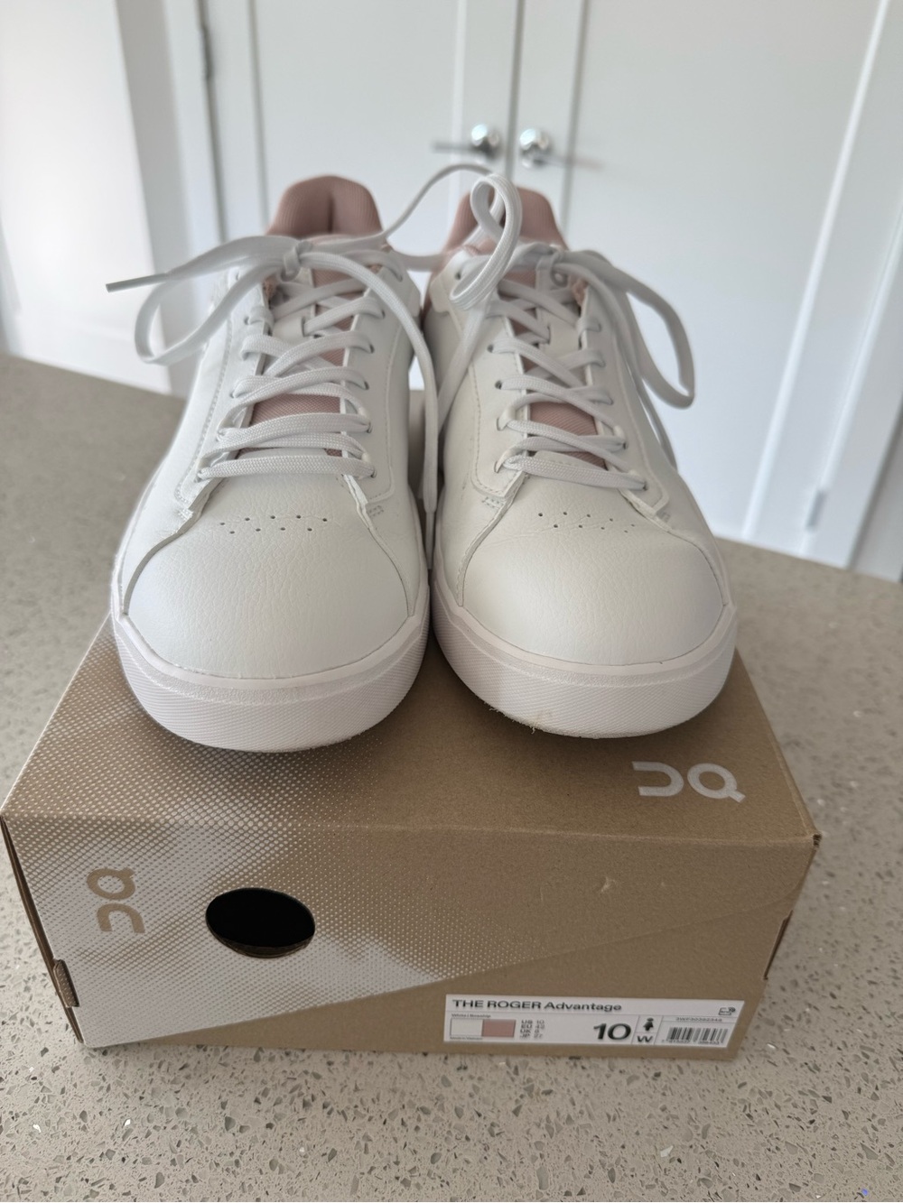 On The Roger Advantage women’s tennis shoes, rose hip/white, size 10 - Picture 3 of 4